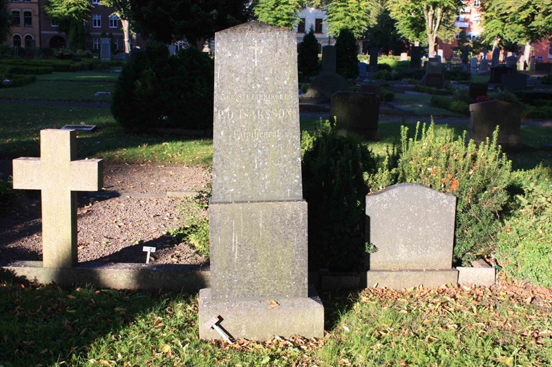 Grave number: Ö 02y    53, 54, 55