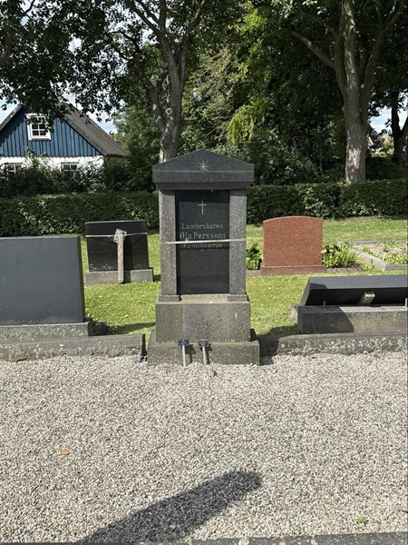 Grave number: ON D   183, 184