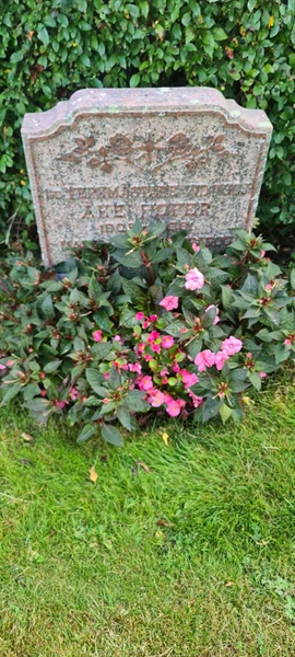 Grave number: M 16  131, 132