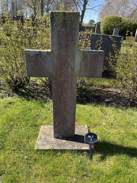 Grave number: 22 D     5