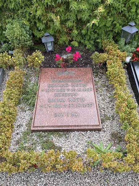 Grave number: NK Urn s    18