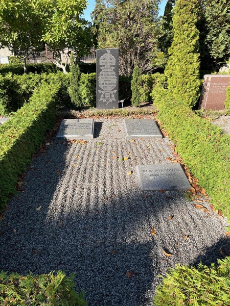 Grave number: VK II    63