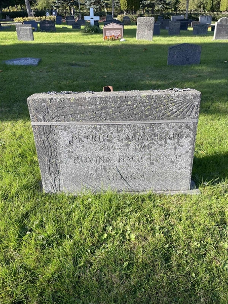 Grave number: 1 T     3