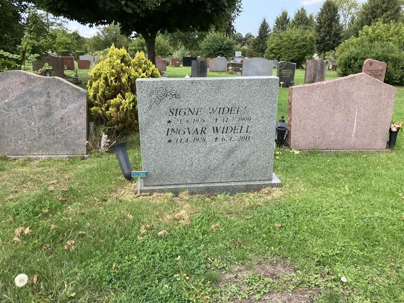 Grave number: R 02   559, 560