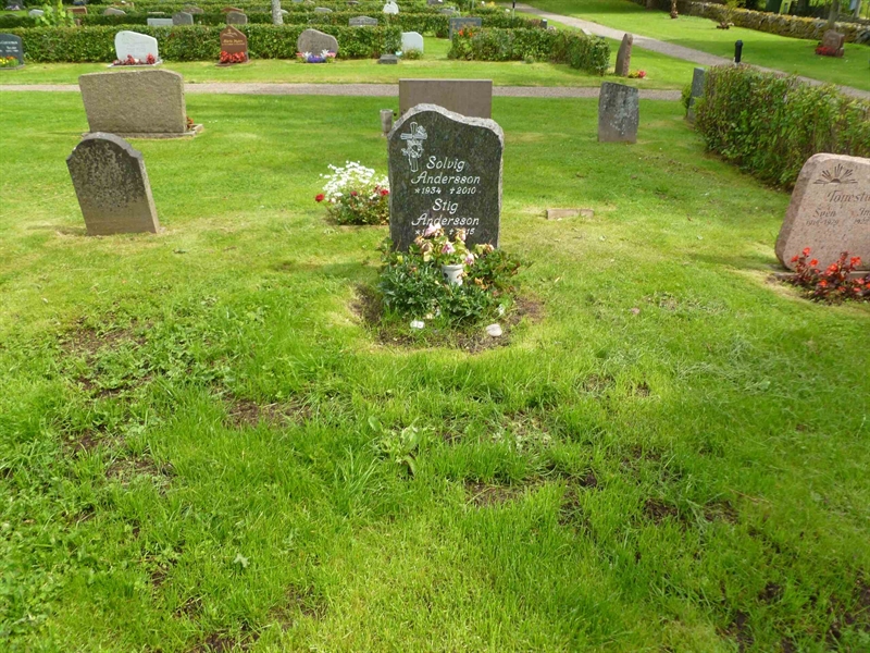Grave number: ROG G   86, 87
