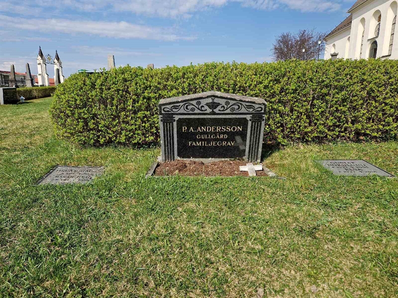 Grave number: 501 04 417-419