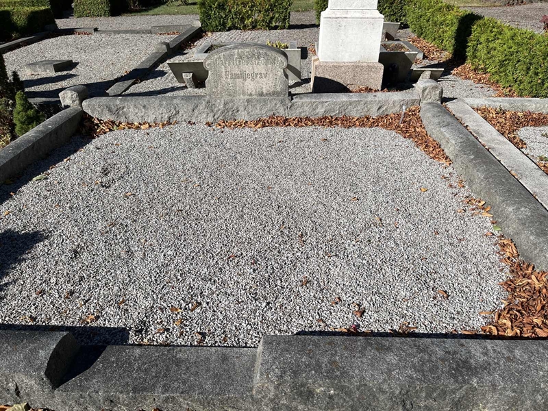 Grave number: VK II   105