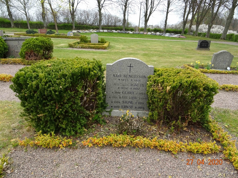 Grave number: NK 4 FF    10, 11