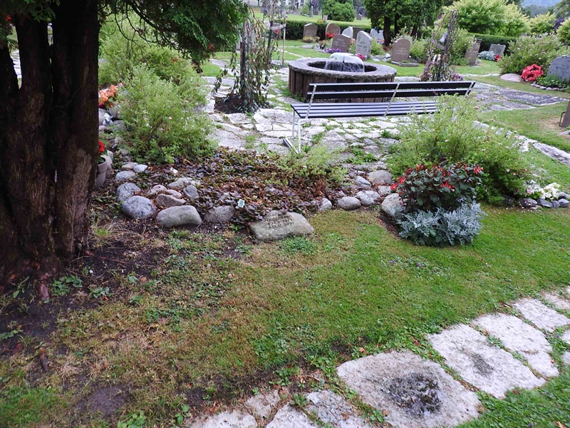 Gravnummer: BRO 2U D   115