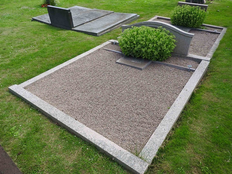 Grave number: BRO 1    27