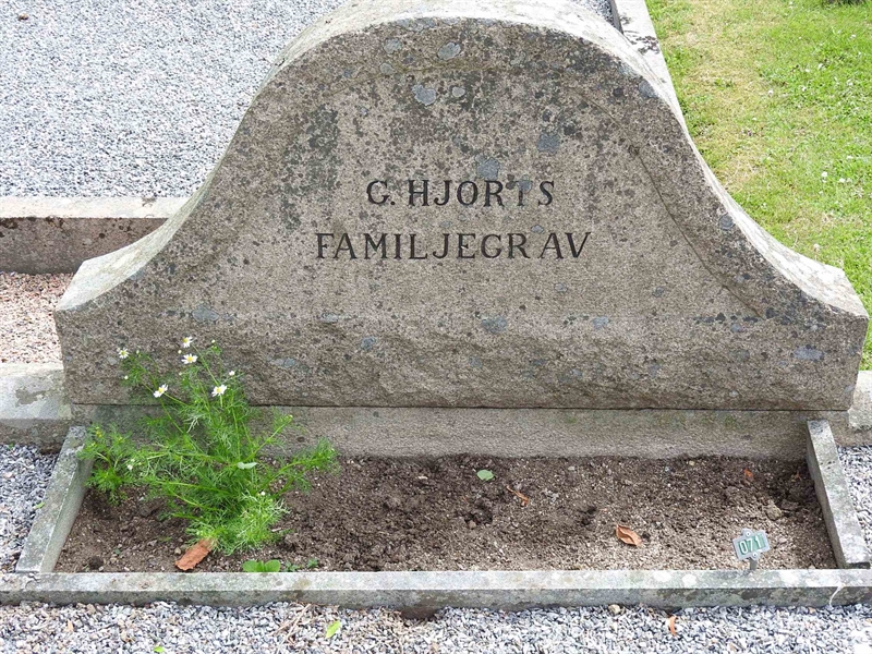 Hautatunnus: BRO 1    71