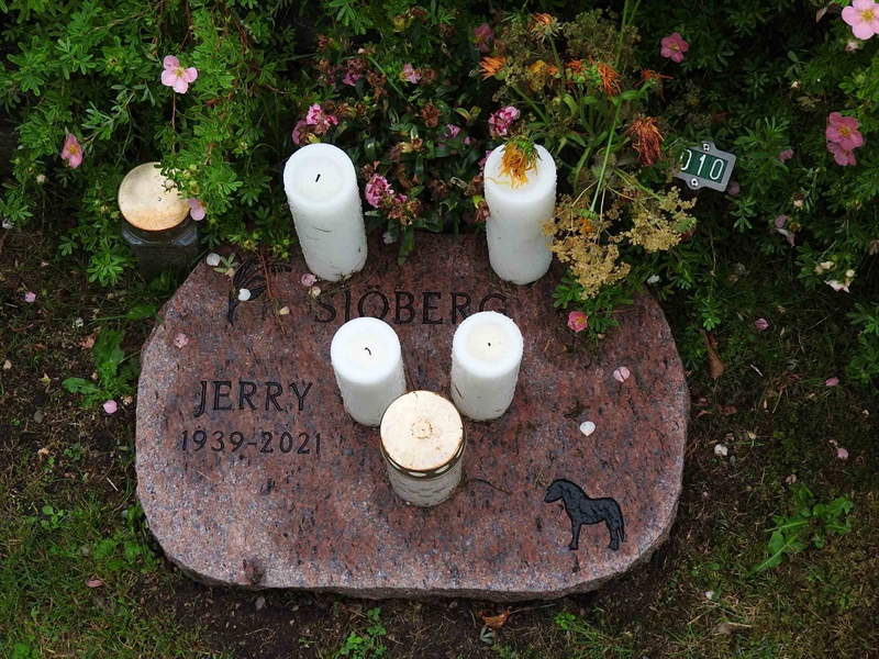 Grave number: BRO 2U A    10