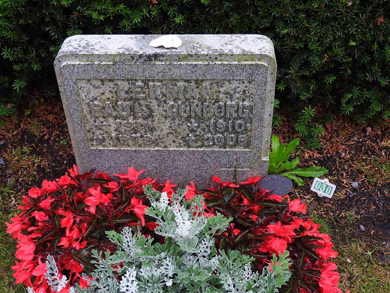 Grave number: BRO 2U A    30