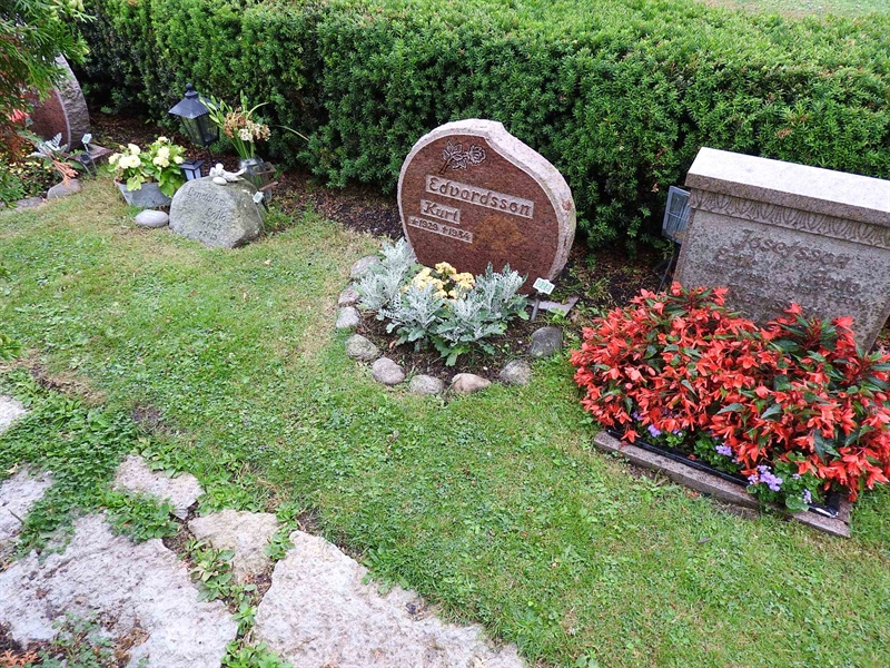 Grave number: BRO 2U A    28