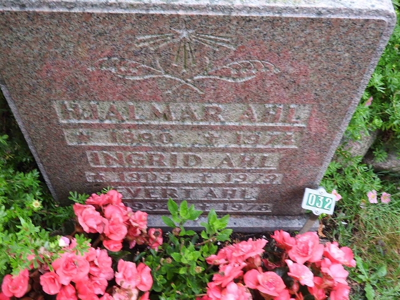 Grave number: BRO 2U A    32