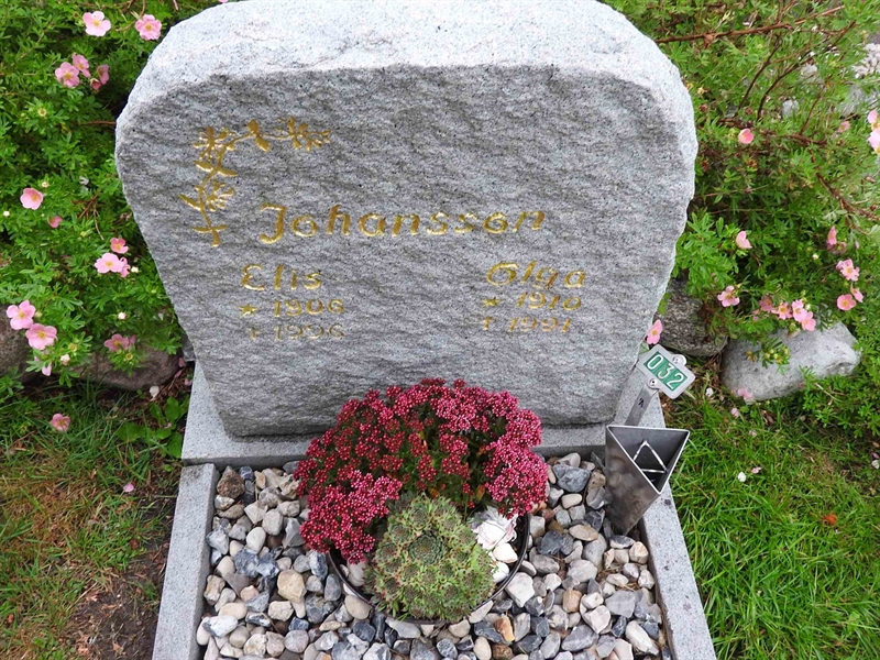 Grave number: BRO 2U A    32a