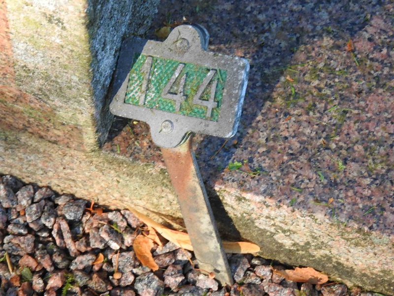 Hautatunnus: BRO 2   144