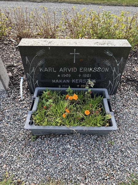 Grave number: 4 N ND    52