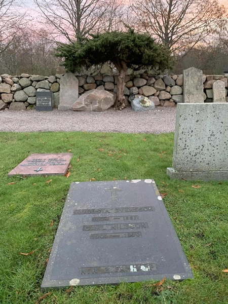 Grave number: SÖ A     4, 5, 6