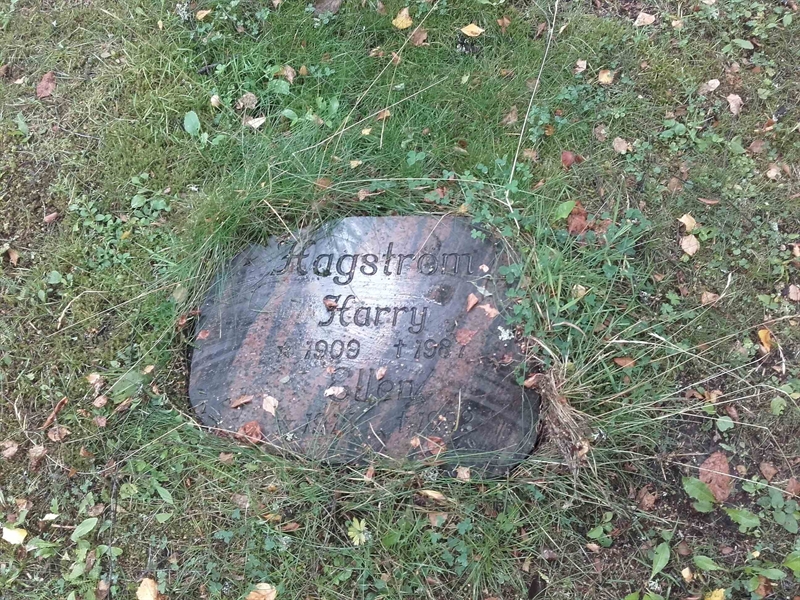 Grave number: KA 15    89