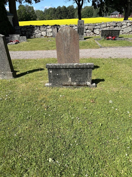 Grave number: 2 G  540-541