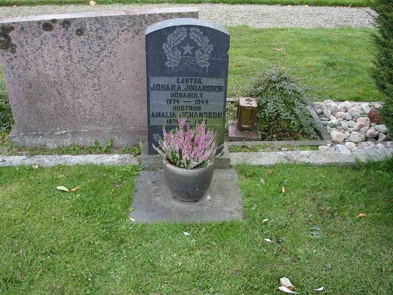 Grave number: FN E    20, 21