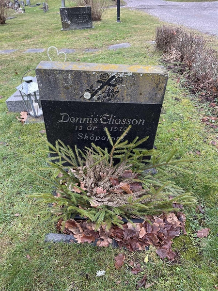 Grave number: Lax mell Kv4 25