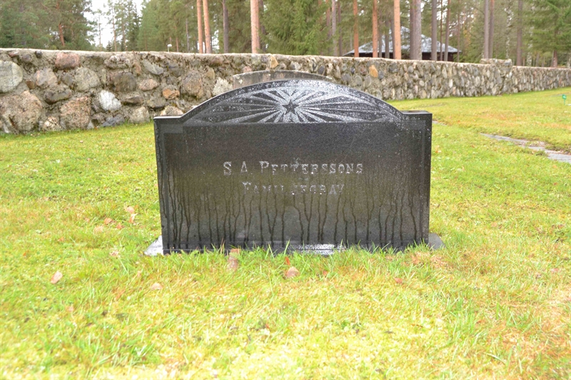 Grave number: 4 F   148