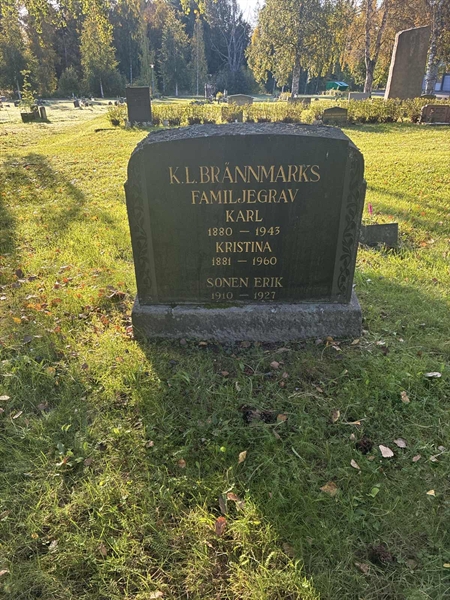 Grave number: 2 11    56