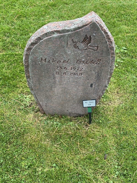 Hautatunnus: 2 E   128