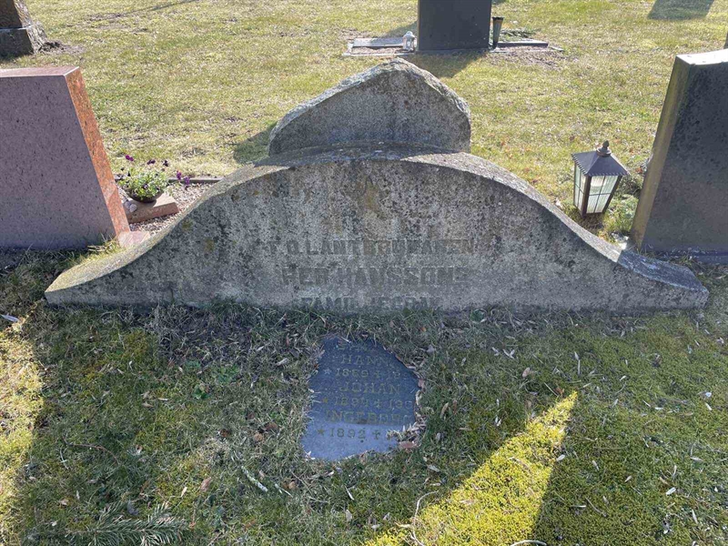 Grave number: VV D    17