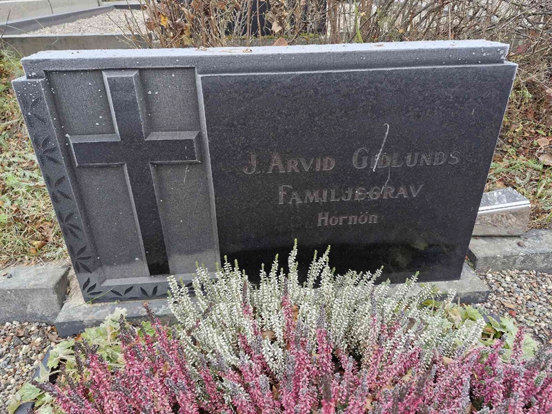 Grave number: AK C  3911-3913