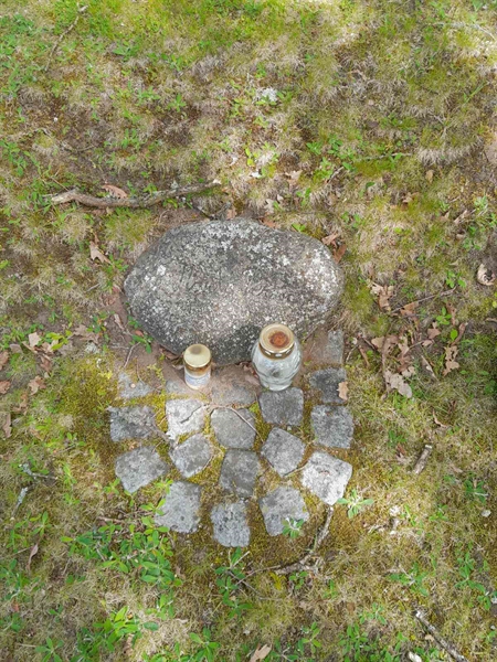 Grave number: 20 R 51