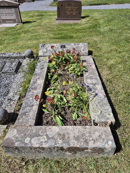 Grave number: SG 02 125