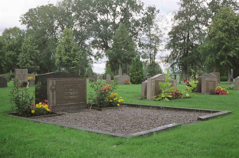 Grave number: B2 2    13