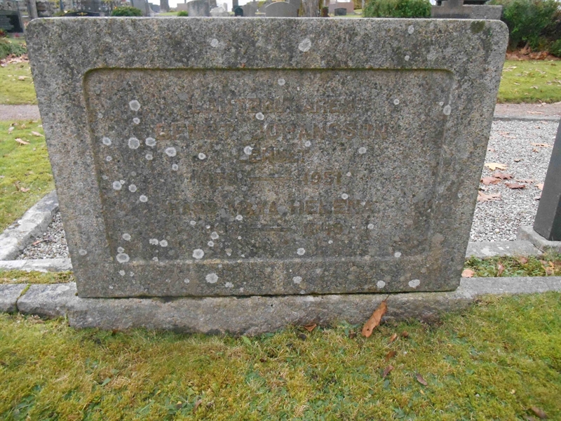 Grave number: Vitt G12   261, 262