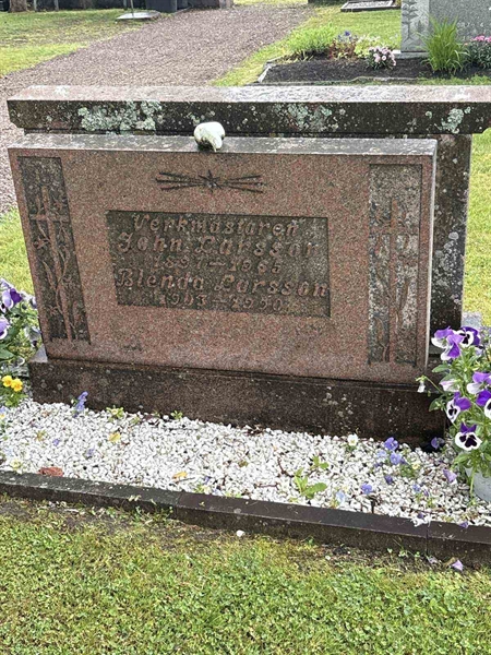Grave number: SKF D   119, 120