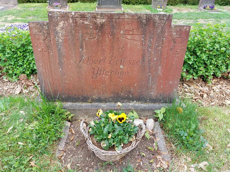 Grave number: 2 D   157