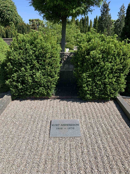Grave number: NK III    75