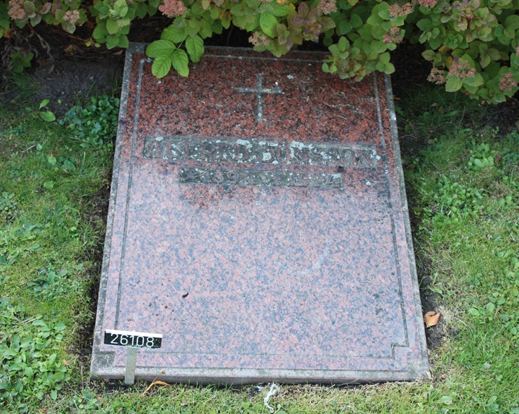 Grave number: Ö 26i   122, 123, 124