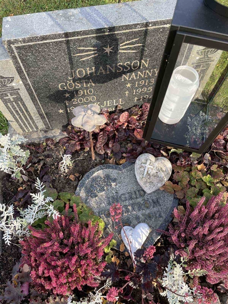 Grave number: R 1    74