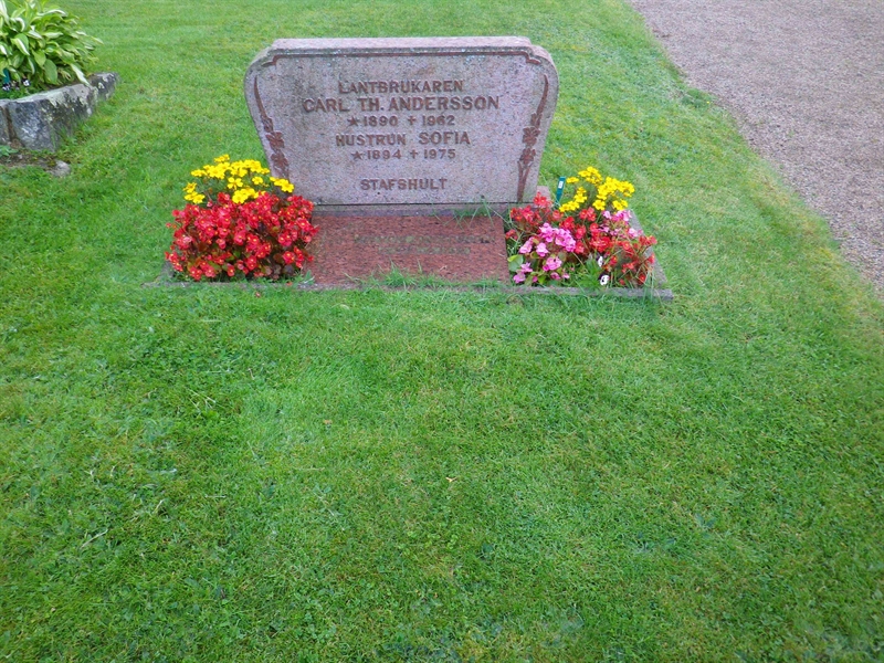 Grave number: VI A    26, 27