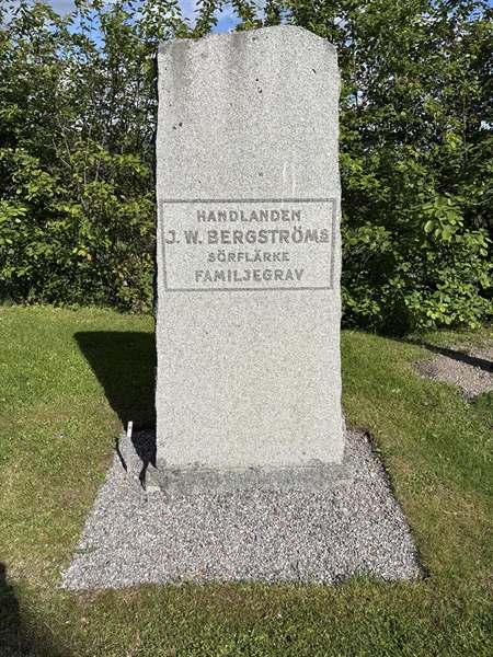 Gravnummer: 4 G GA 74-76