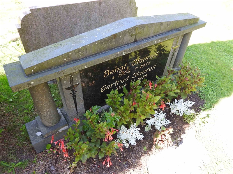 Grave number: BRO 7     3