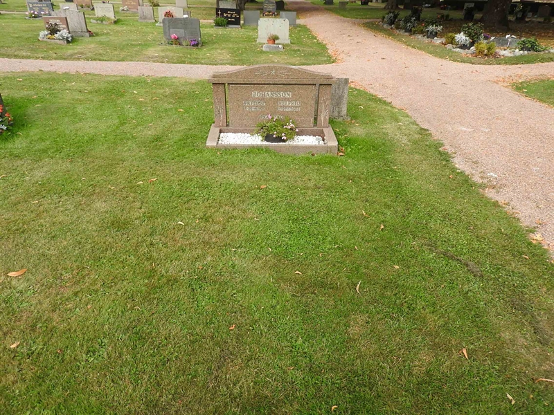 Hautatunnus: BRO 10    37