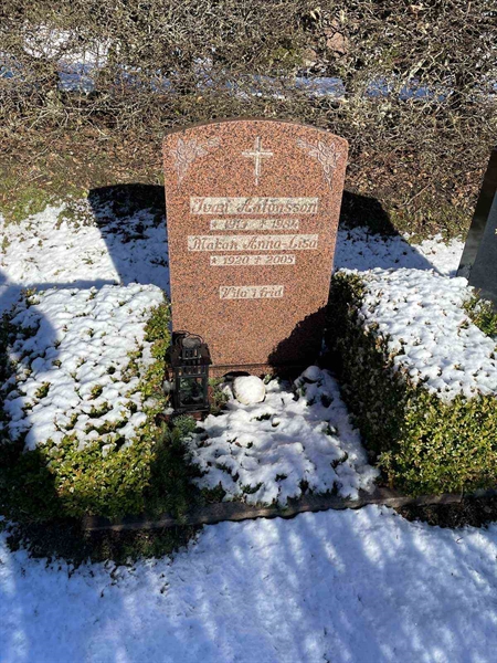 Grave number: L N C    23