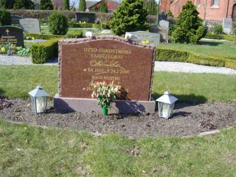 Grave number: FLÄ G   126-129
