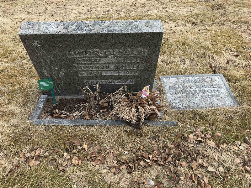 Grave number: KA C   624, 625