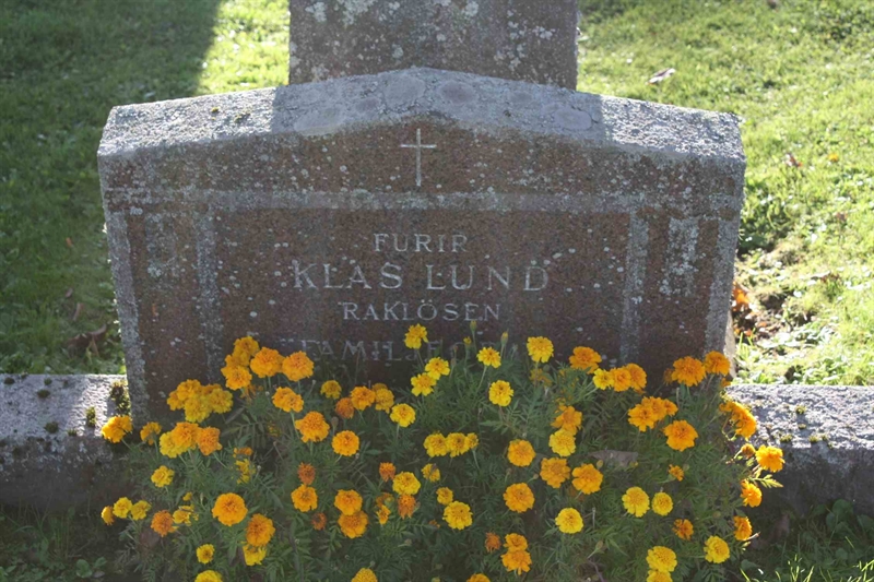 Grave number: 1 K E   17