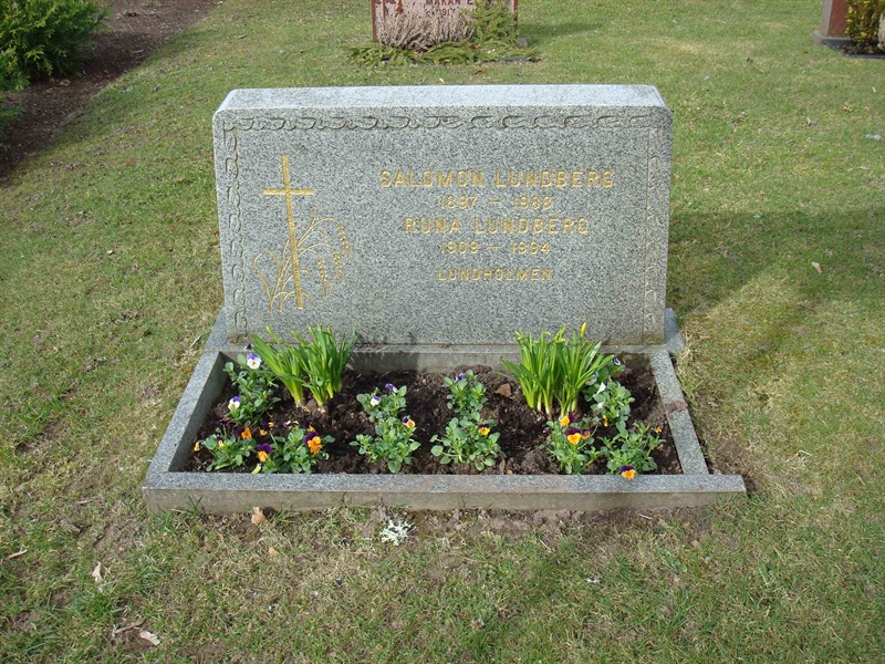 Grave number: KU 09    66, 67